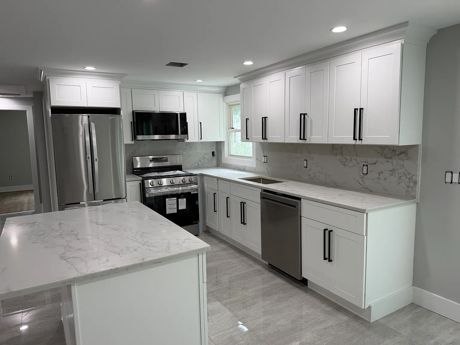 3 bed, 2000 sqft, $4,800 — Photo 3