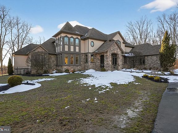 3rd image of 31 Barry Rd