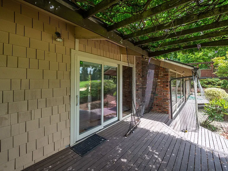 18307 NE 19th Pl — Photo 34