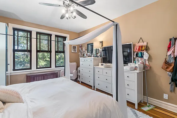 Sold by Keller Williams Realty Landmark | media 11