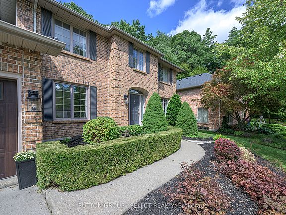 2nd image of 22 Mapleton Pl