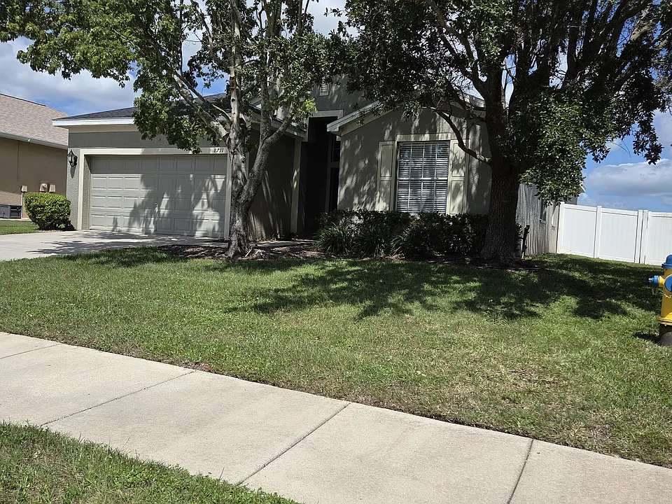 8711 Southern Charm Cir