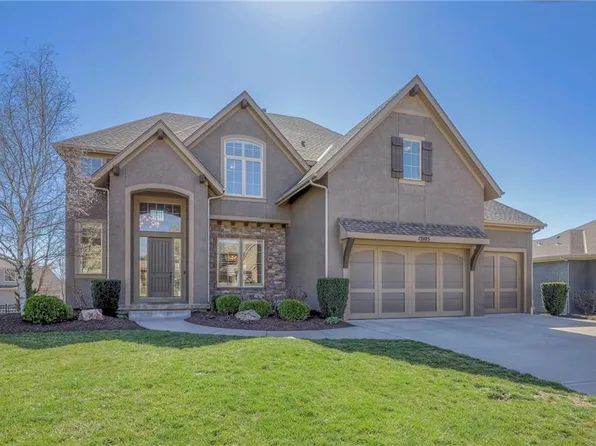 12105 W 164th St, Overland Park, KS 66221