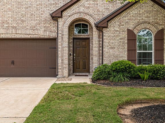 3rd image of 211 Meadow Ridge Way