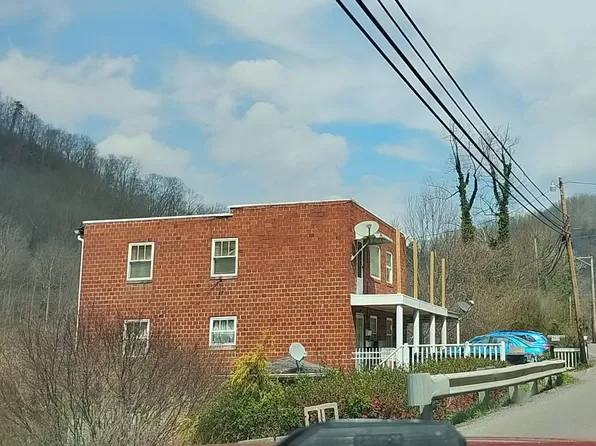485 Riverside Dr, Welch, WV 24801
