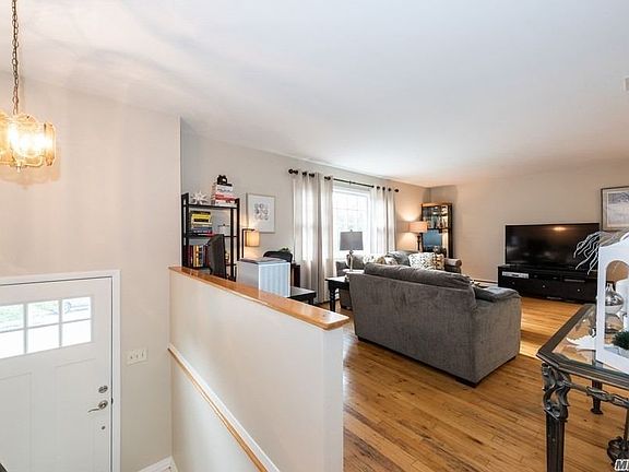 4th image of 45 Derby Ave