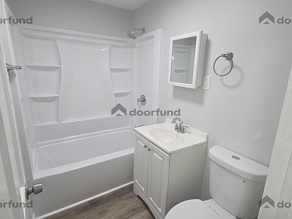 4th image of 174 Columbus St APT 4