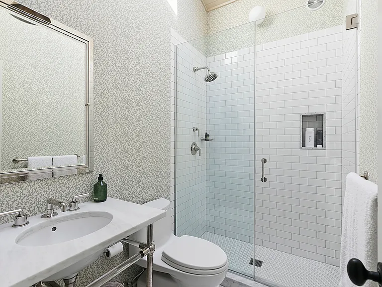 9 S Pond Rd — Photo 16