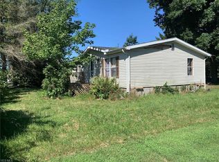 2709 Riverside Park Rd SE, Uhrichsville, OH 44683