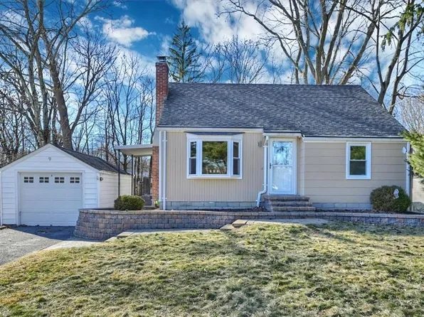 9 Memory Lane, Poughkeepsie, NY 12603