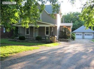 607 N Walnut St, Peabody, KS 66866