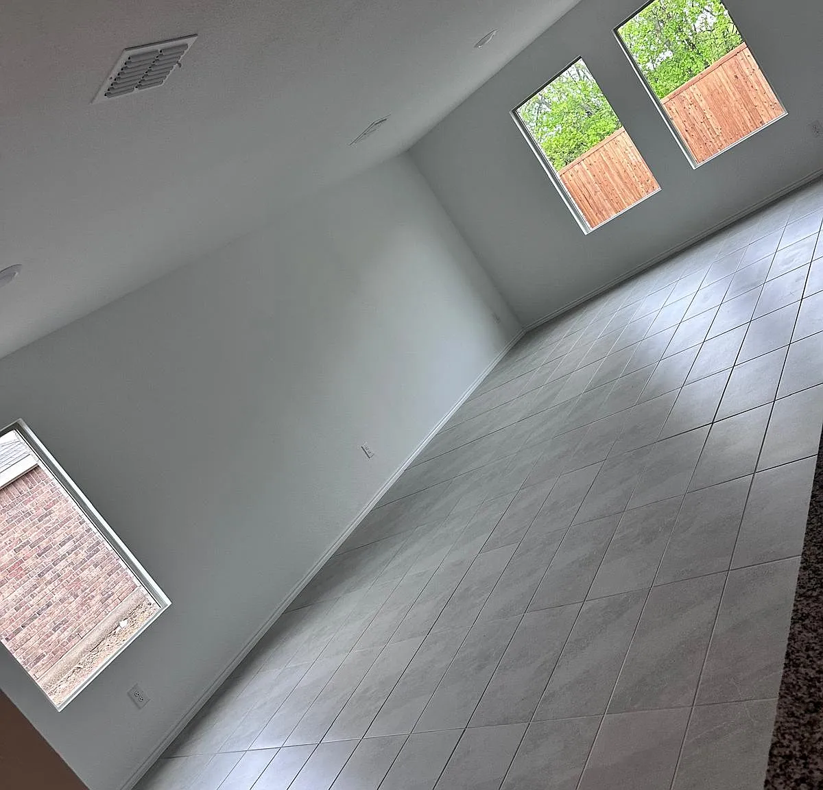 4 bed, 1743 sqft, $2,300 — Photo 3
