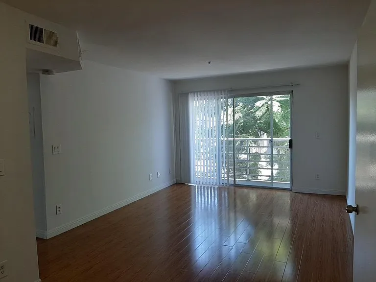 Edgemont Apartments — Photo 18