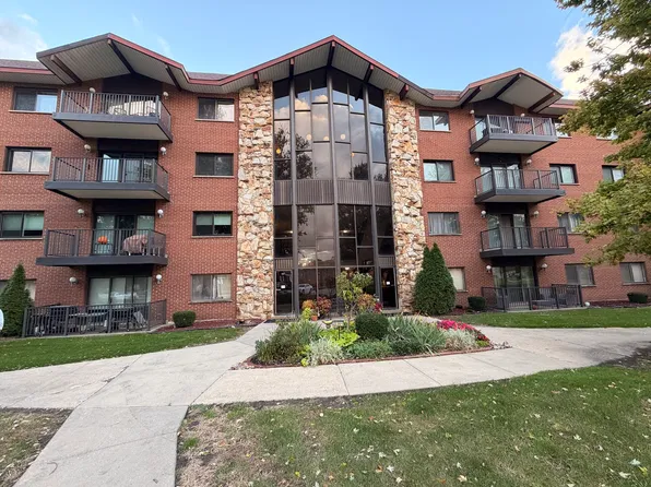 2301 183rd St APT 104A, Homewood, IL 60430