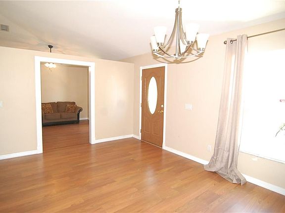 3rd image of 2768 Altoona Ave