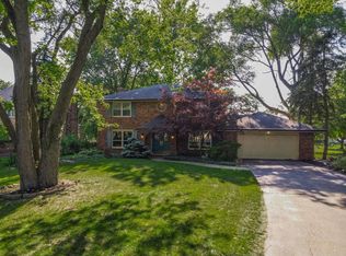 806 Towanda Ave, Bloomington, IL 61701