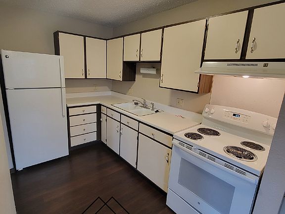 3rd image of 102 8th Ave NW #10-C