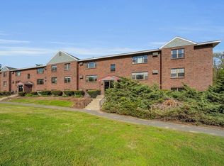 58 Spencer Rd APT 16K, Boxboro, MA 01719