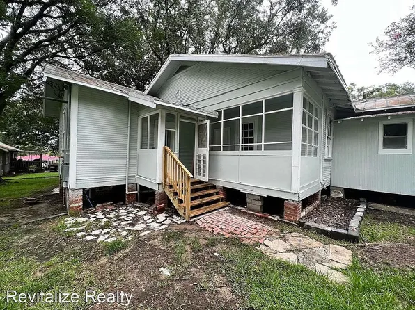 19 Gulf St, Chickasaw, AL 36611