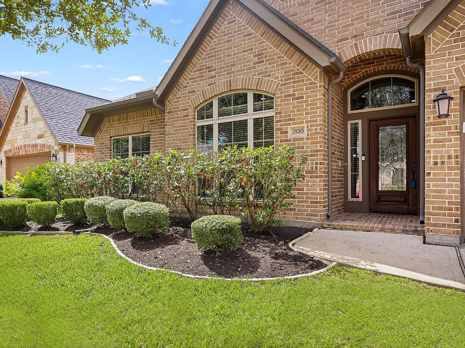 4 bed, 3.0 bath, 3015 sqft, $3,250 — Photo 4