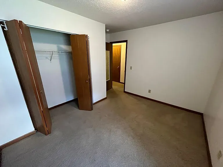 Two bedroom, 1 bathroom, patio — Photo 25