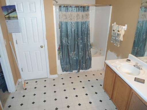 4th image of 780 Hillandale Ln
