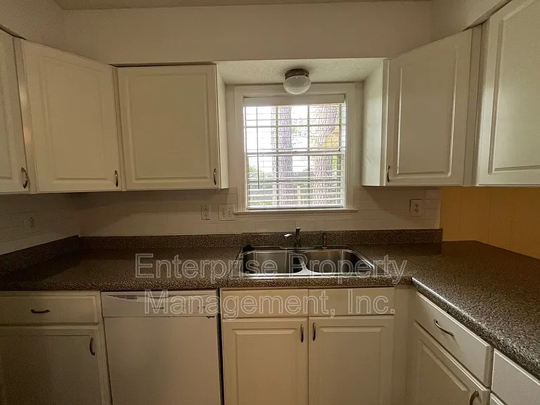 6967 Dawnhill Rd — Photo 10