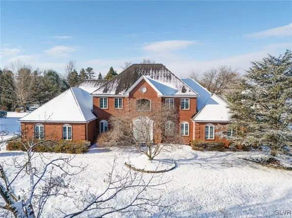 1036 Buckingham Dr, Allentown, PA 18103