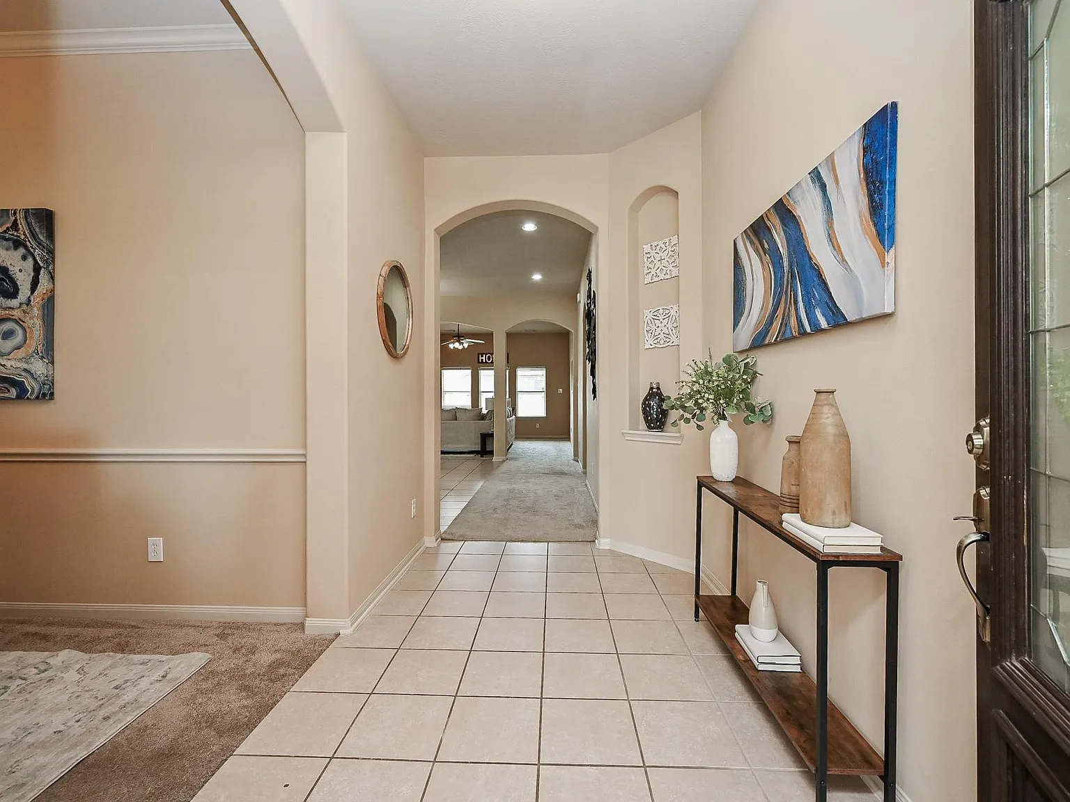 3 bed, 2.0 bath, 2260 sqft, $2,500 — Photo 4