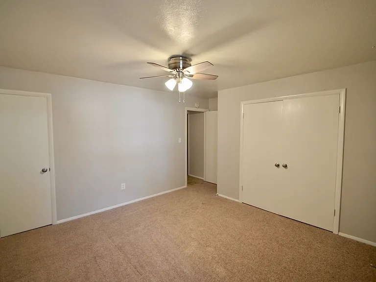 5705 S Pearl St — Photo 11