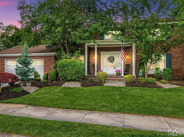 3 Mark Cir, Metuchen, NJ 08840