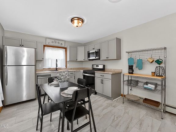 4th image of 677 Fifty Six Road