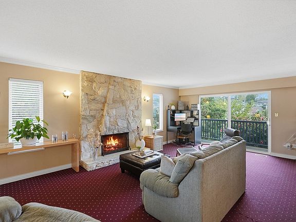 3rd image of 10523 Dunlop Rd