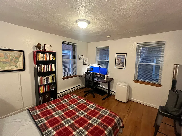153-155 Salem St #2D — Photo 3