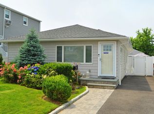 326 E State St, Long Beach, NY 11561