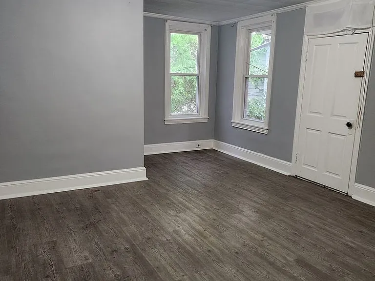 514 S Duke St — Photo 10