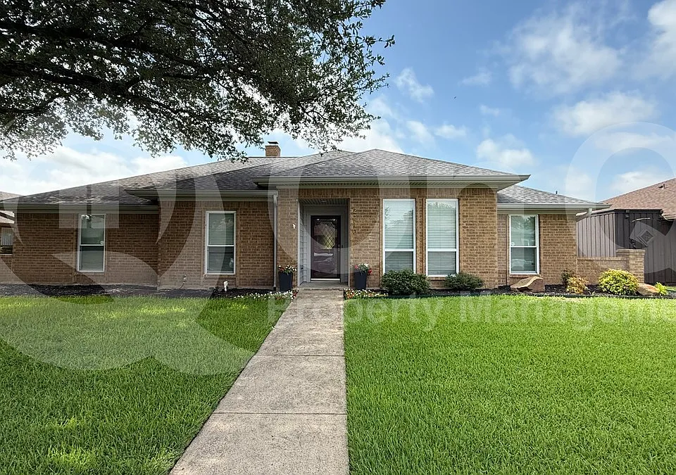 2210 Ridgewood