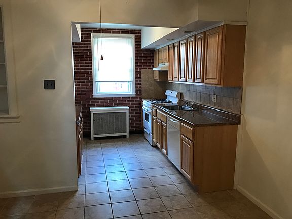 5th image of 3325 Saint Vincent St