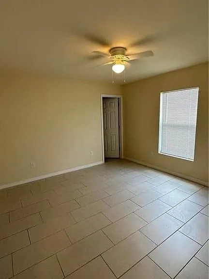 1712 SW 32nd Ter #1712 — Photo 3