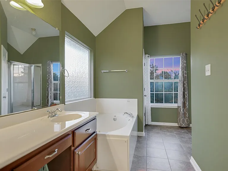 3706 Katie Ln — Photo 23
