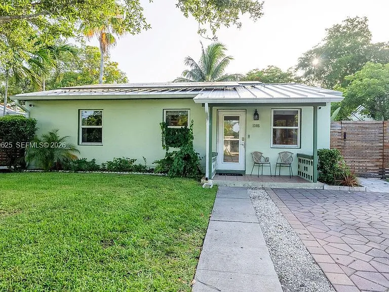 1305 NW 5th Ave — Photo 3