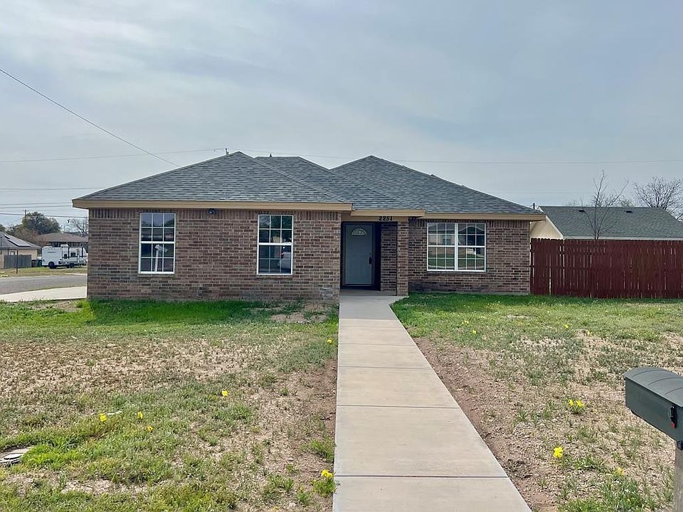 1st image of 2251 Woodlawn Dr