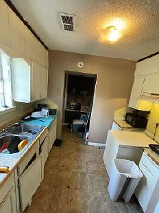 4th image of 4815-4817 4821 School St