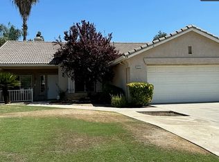 8723 Lighthouse Dr, Bakersfield, CA 93312