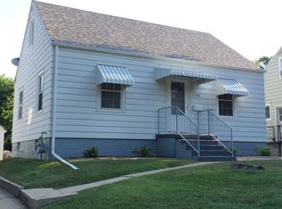 2746 Meadowbrook Dr SE, Cedar Rapids, IA 52403