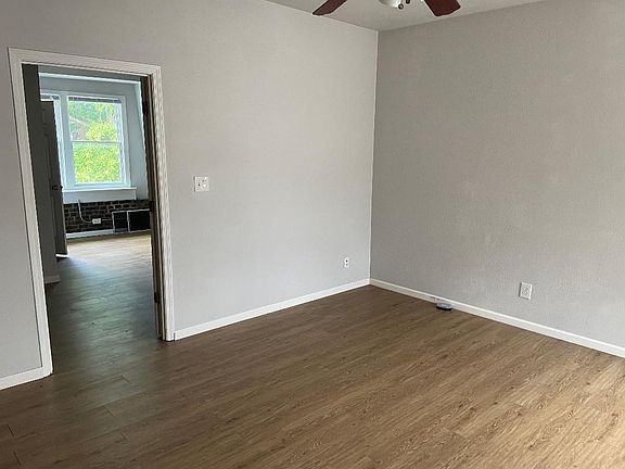 5th image of 1220A Ann Ave