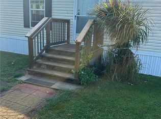 33 Hemlock Rd, Glocester, RI 02814