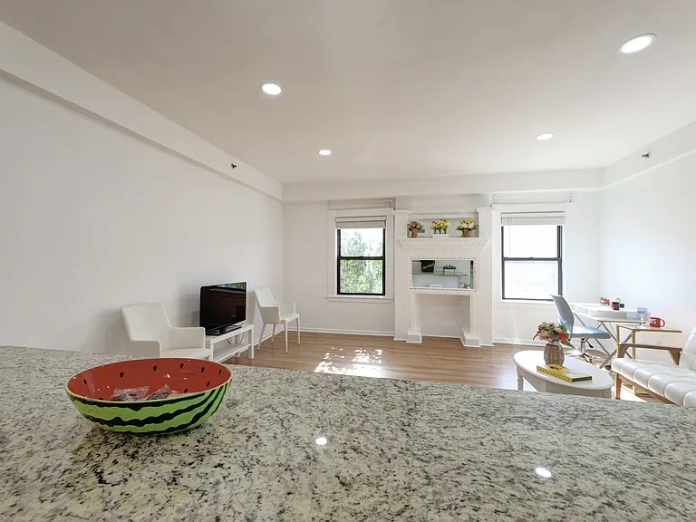 22 Engle St #17 — Photo 6
