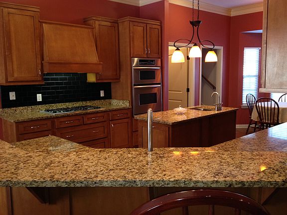 4th image of 608 Charleswood Dr