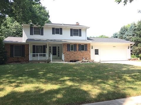 2nd image of 1025 Carriage Ln